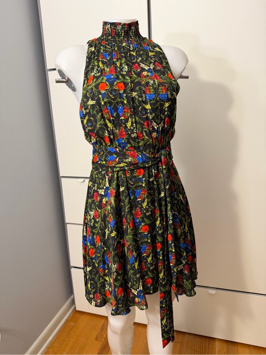 Alice + Olivia Dresses & Skirts - Alice + Olivia Black Floral High-Neck Midi Dress with Belt